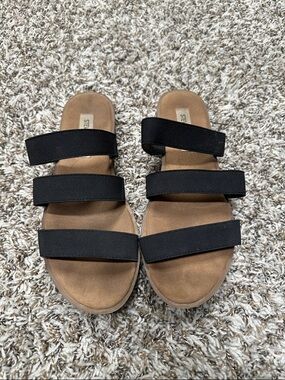 Steve Madden Black Triple-Band Slide Sandals